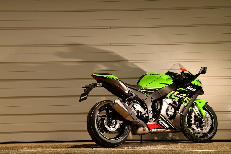 SINTA-SE PARTE DO KAWASAKI RACING TEAM